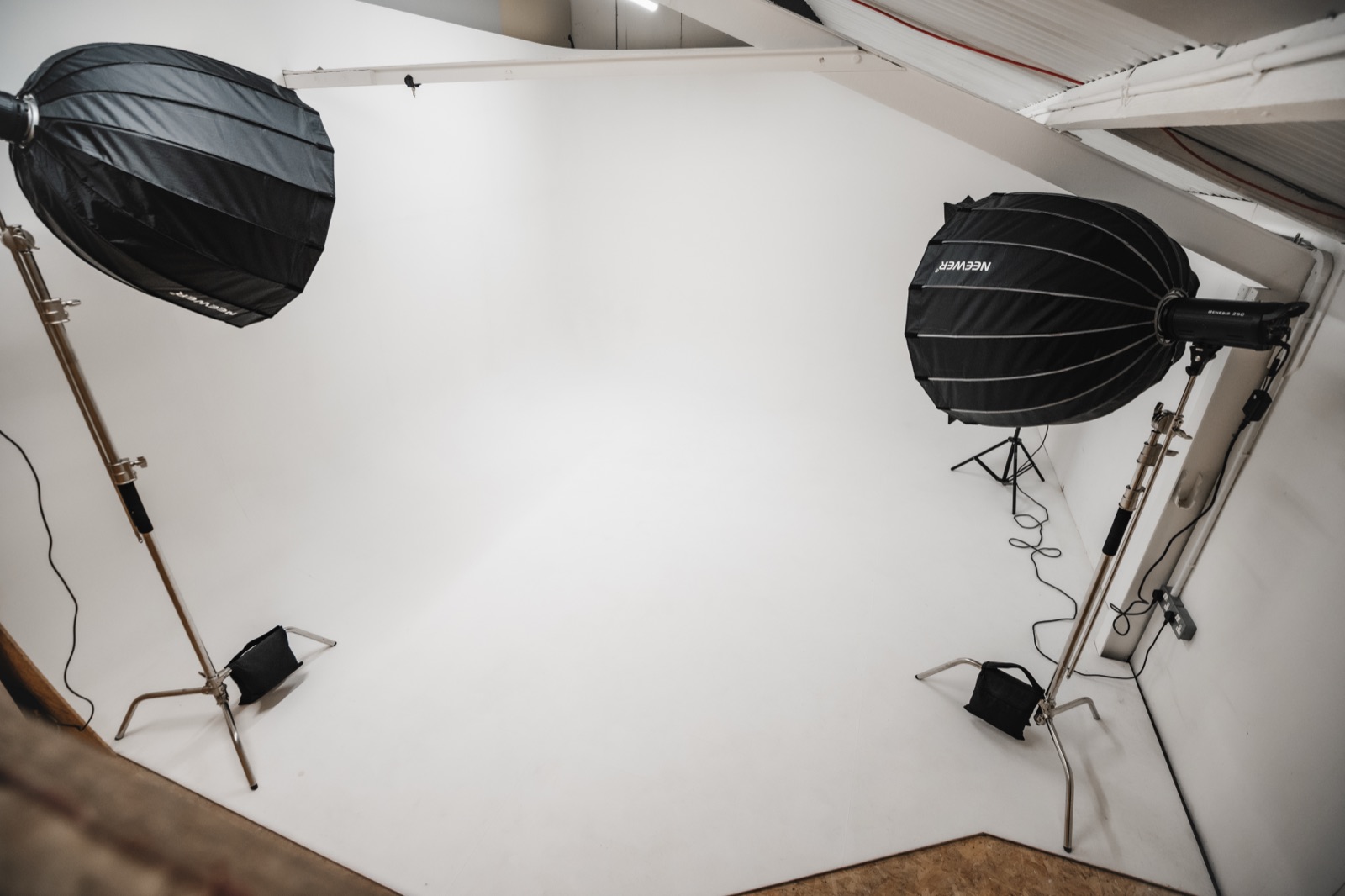 8m x 4m Infinity Cove Cyclorama at The Exeter Studio, Devon
